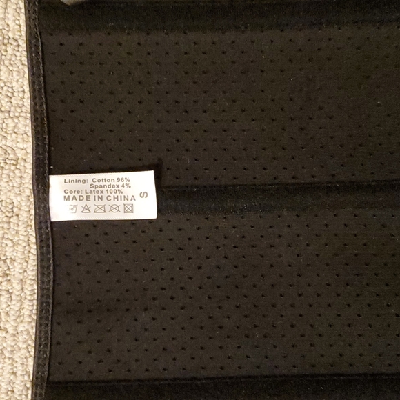 Yianna corset size small - Picture 2 of 2